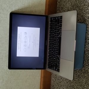 13" MacBook Pro w/ charger